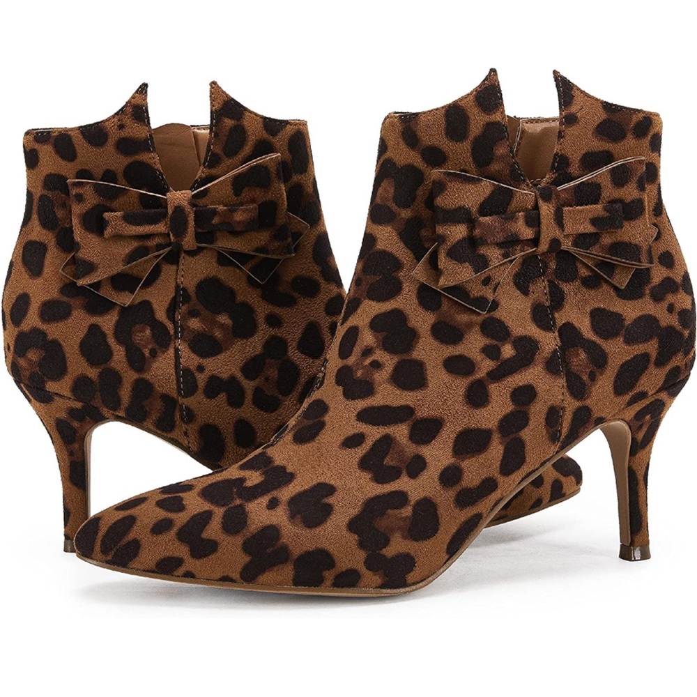 Women’s Leopard Tie Knot/Bow Ankle Boots. Size 8.